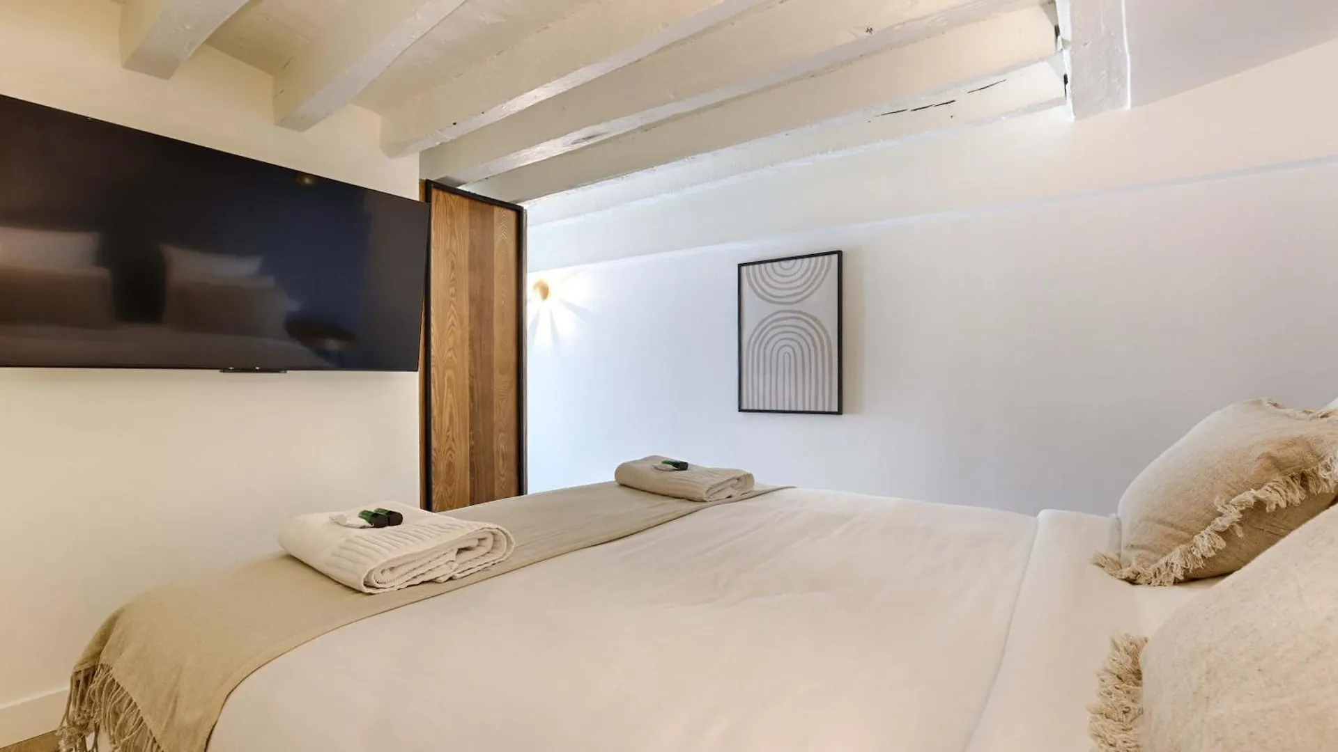 Apartment Residence - Roquette - Marais Paris France