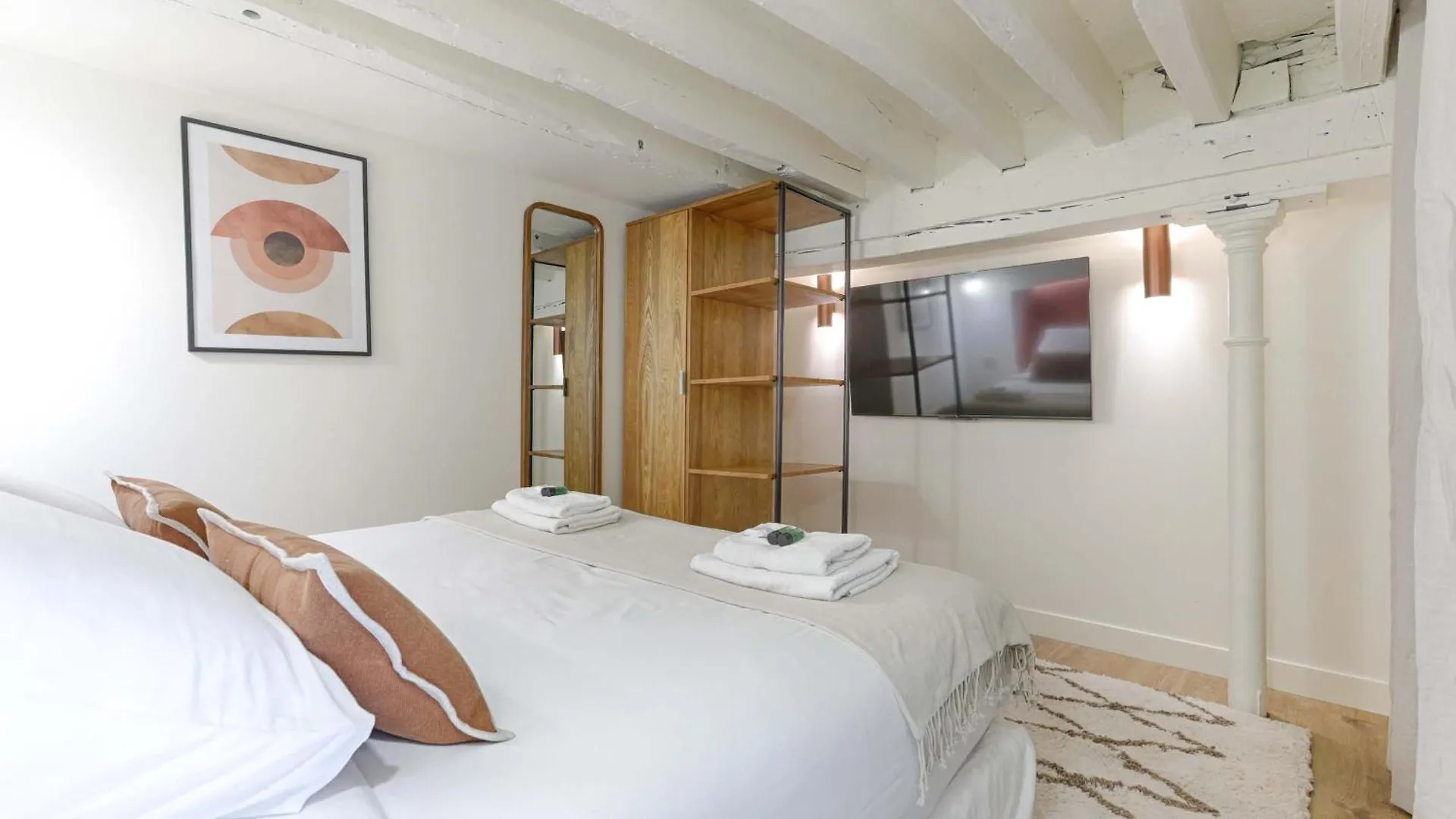 Residence - Roquette - Marais location